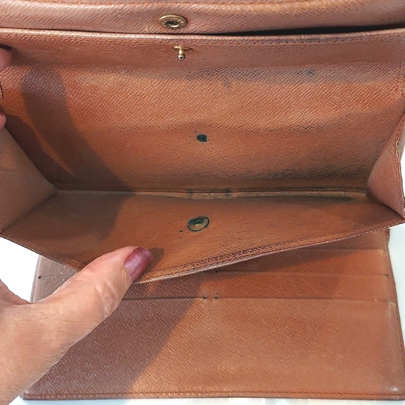 Louis Vuitton Long Wallet - Picture 4 of 12